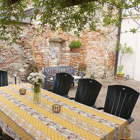 Penzion Husa Mikulov Εξωτερικό φωτογραφία