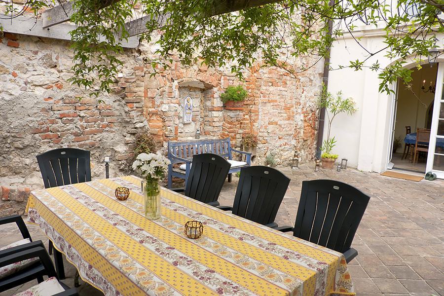 Penzion Husa Mikulov Εξωτερικό φωτογραφία